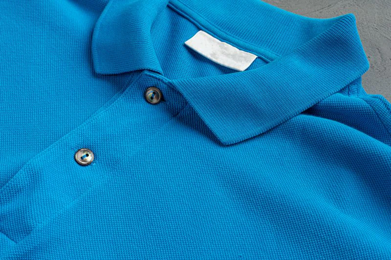 Structured handfeel for polo shirts